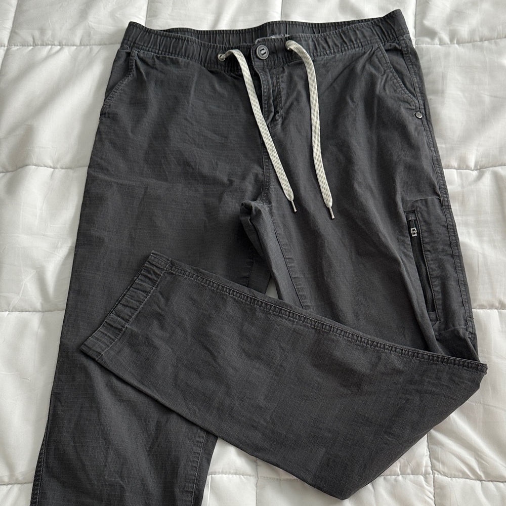 Vuori Men's Dark Gray Cargo Jogger Pants with Drawstring